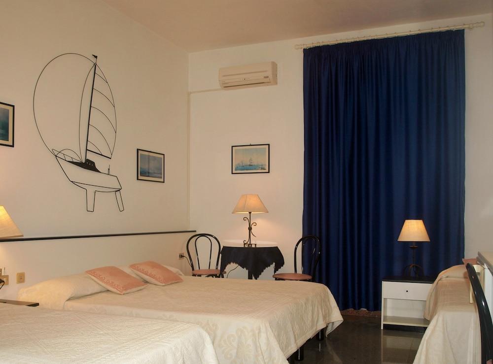 לה מדלנה Hotel La Conchiglia מראה חיצוני תמונה