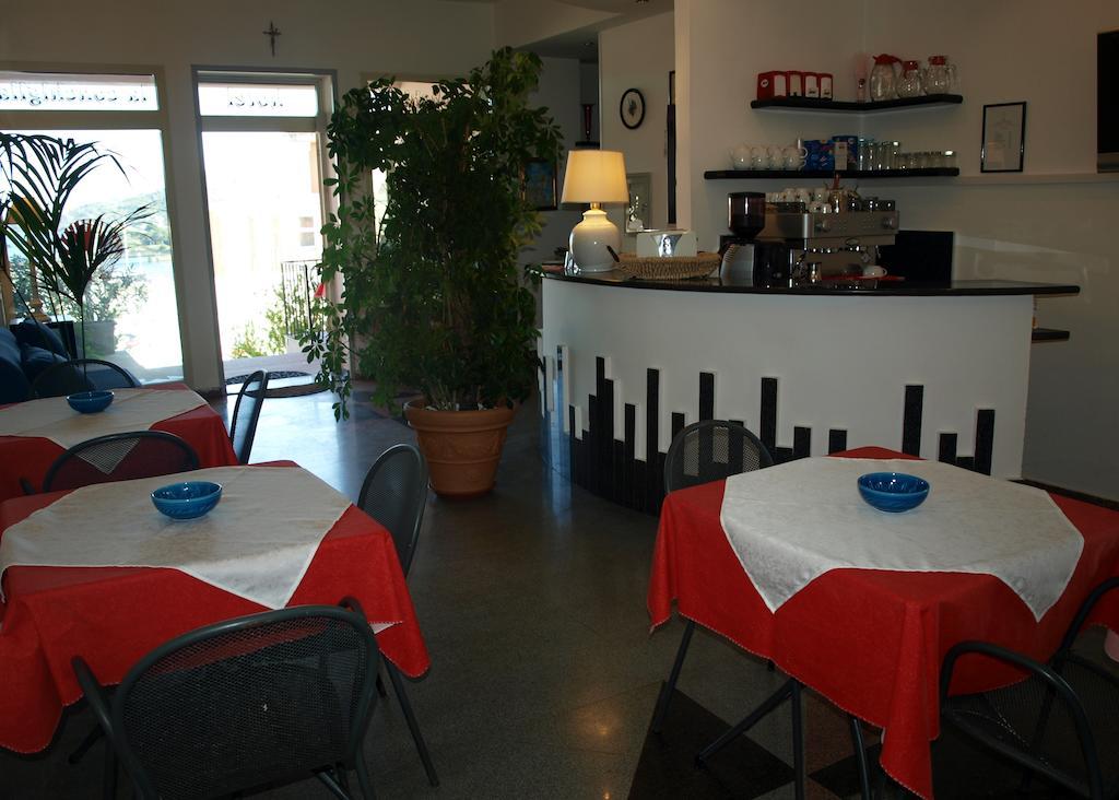 לה מדלנה Hotel La Conchiglia מראה חיצוני תמונה